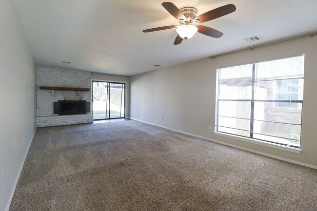 Foto del edificio - This Beautiful Home by Hunter Park is Wait...