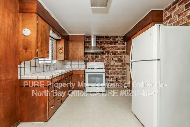 Building Photo - 420 Carrillo St