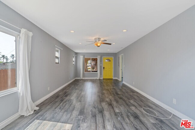 Foto del edificio - 3111 W 69th St