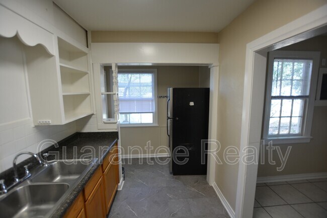 Foto del edificio - 119 N Longfellow Blvd