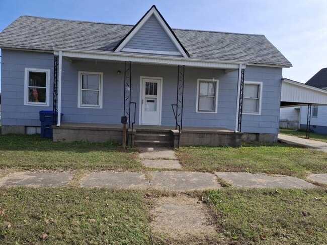 Building Photo - 614 5th St