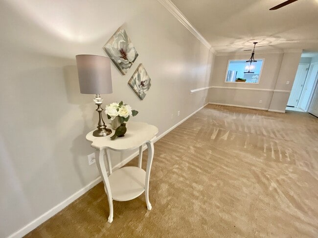 Building Photo - Super-Cute Condo!  First Floor - 1-Story - Fenced Patio - Storage - Pet Friendly!