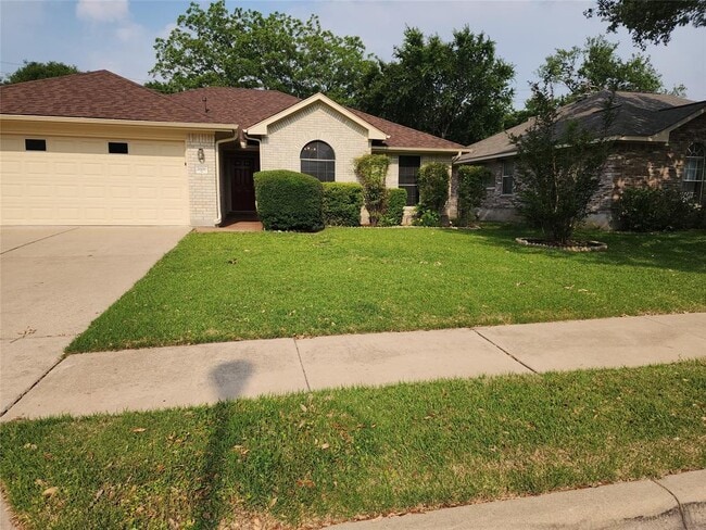 Building Photo - 2600 Willow Way
