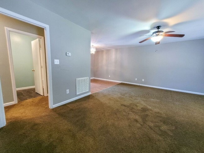 Building Photo - Spacious 3BD, 2.5BA Duplex in Clayton with Large Fenced Backyard