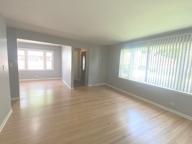 Foto del edificio - 426 Berteau Ave