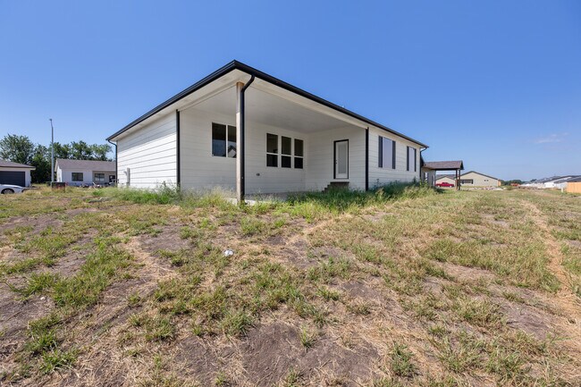 Building Photo - 726 ELMWOOD St