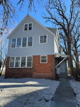 Building Photo - 811 W Main St