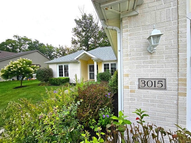 Building Photo - 3015 Hedgerow Pass