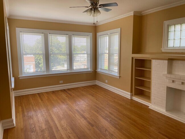 Living Room - 2615 W 61st St