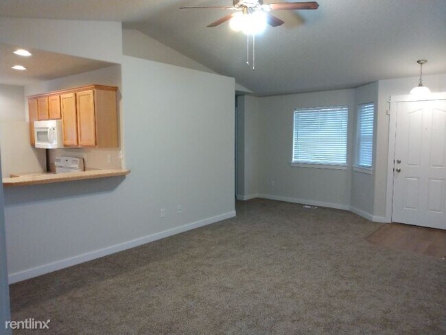 Foto del edificio - 3 br, 2 bath House - 18459 Avalon Pl
