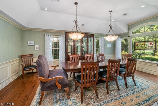 Building Photo - 486 Weymouth Dr
