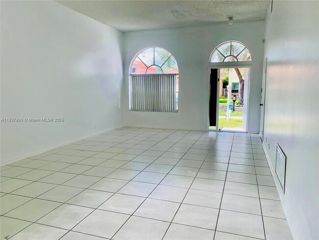 Foto del edificio - 10846 Limeberry Dr