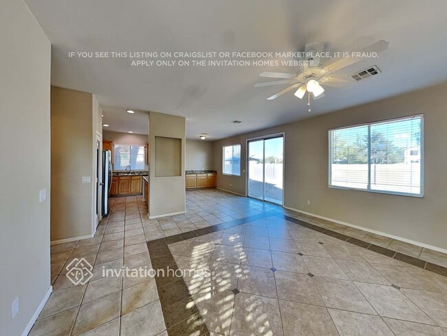 Foto del edificio - 9496 Santa Fe Rose St