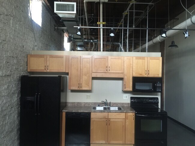 127 Cocina - 585 Upper S St