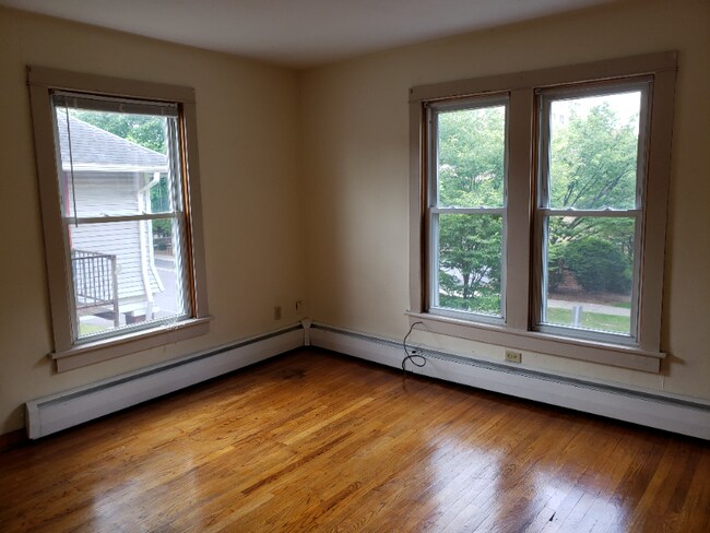 Foto del edificio - 126 E Fairmount Ave