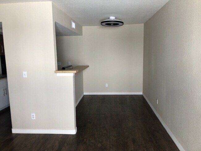 Building Photo - 2nd Floor Condo, all on one level