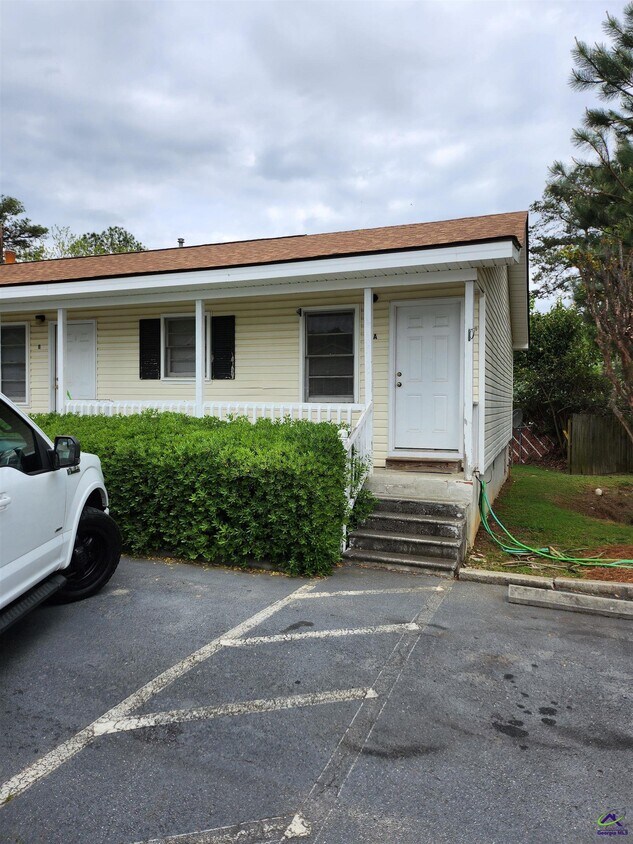 Foto principal - 1087 Booth Rd
