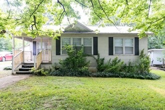 Building Photo - 102 Viola Ave