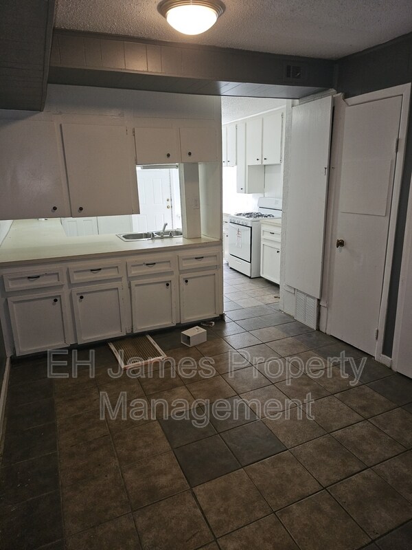 Foto del edificio - 217 N Wilson Ave