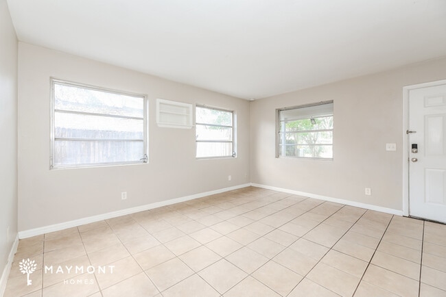 Foto del edificio - 5828 Wiltshire St