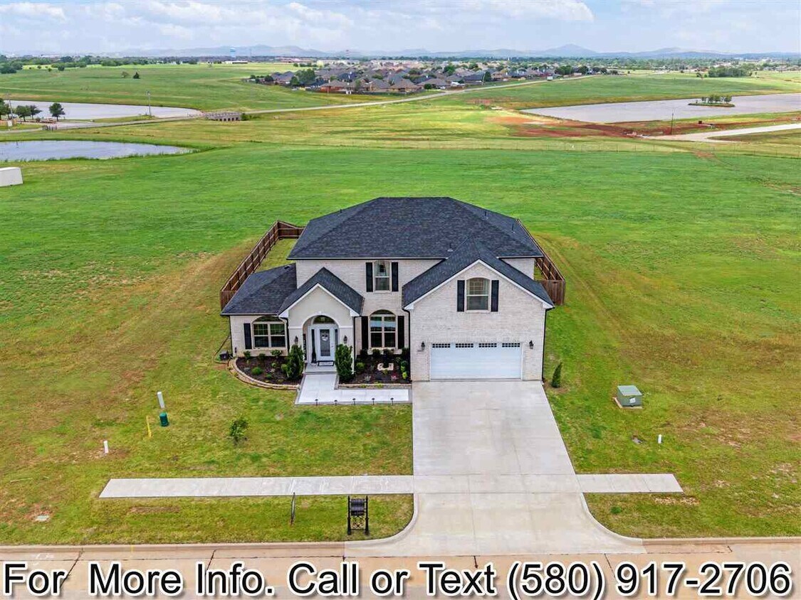 Primary Photo - 6309 SW Oakmont Blvd