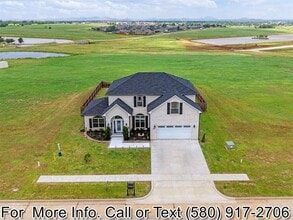 Building Photo - 6309 SW Oakmont Blvd