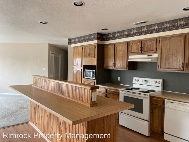 Building Photo - 5 br, 1 bath House - 2143 Poly Dr