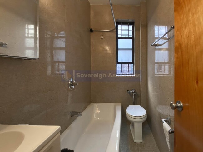 Foto del edificio - 652 W 163rd St