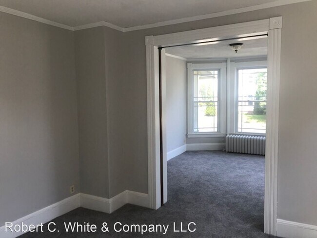 Foto del edificio - 3 br, 2 bath House - 116 Howe Ave