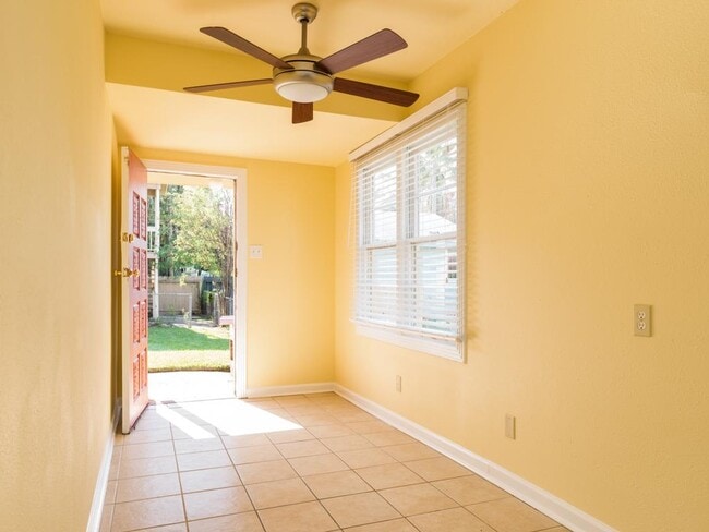 Foto del edificio - 1409 Winnie St