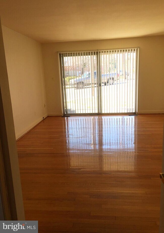 Foto del edificio - 4811 Lindsay Rd