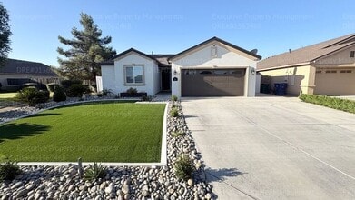 Building Photo - 8905 Cadbury Dr