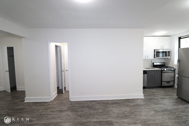 Foto del edificio - 132-45 Maple Ave