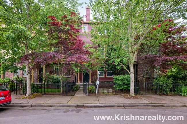 Building Photo - Beautiful 2 BD | 2.5 BA Orenco Gardens Townhome | 2-Car Garage | Minutes to Nike & MAX Station