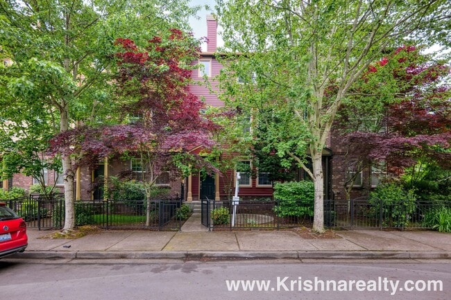 Orenco Gardens Townhome: 3BD, 2BA, 2-Car G... - Orenco Gardens Townhome: 3BD, 2BA, 2-Car G...