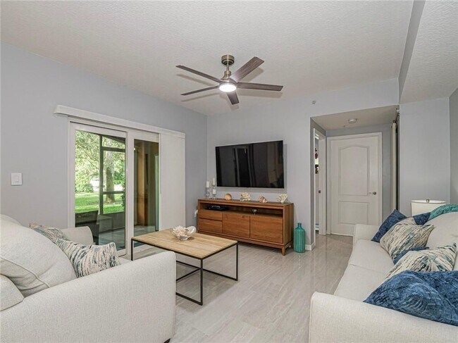 Building Photo - 5080 Fairways Cir