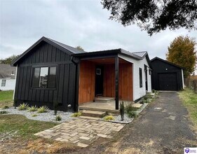 Building Photo - 1003 W Vine St