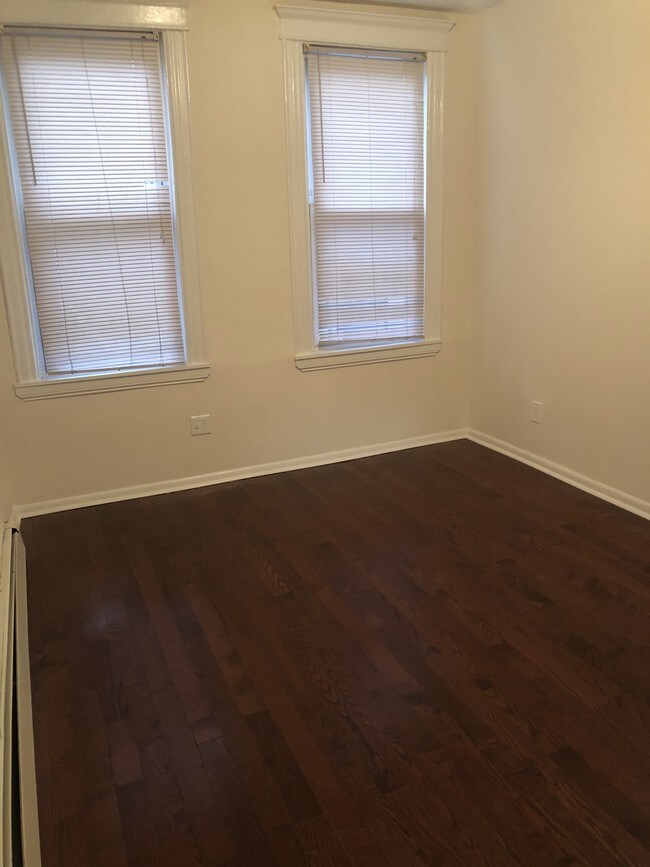 Master Bedroom - 172 Malta St