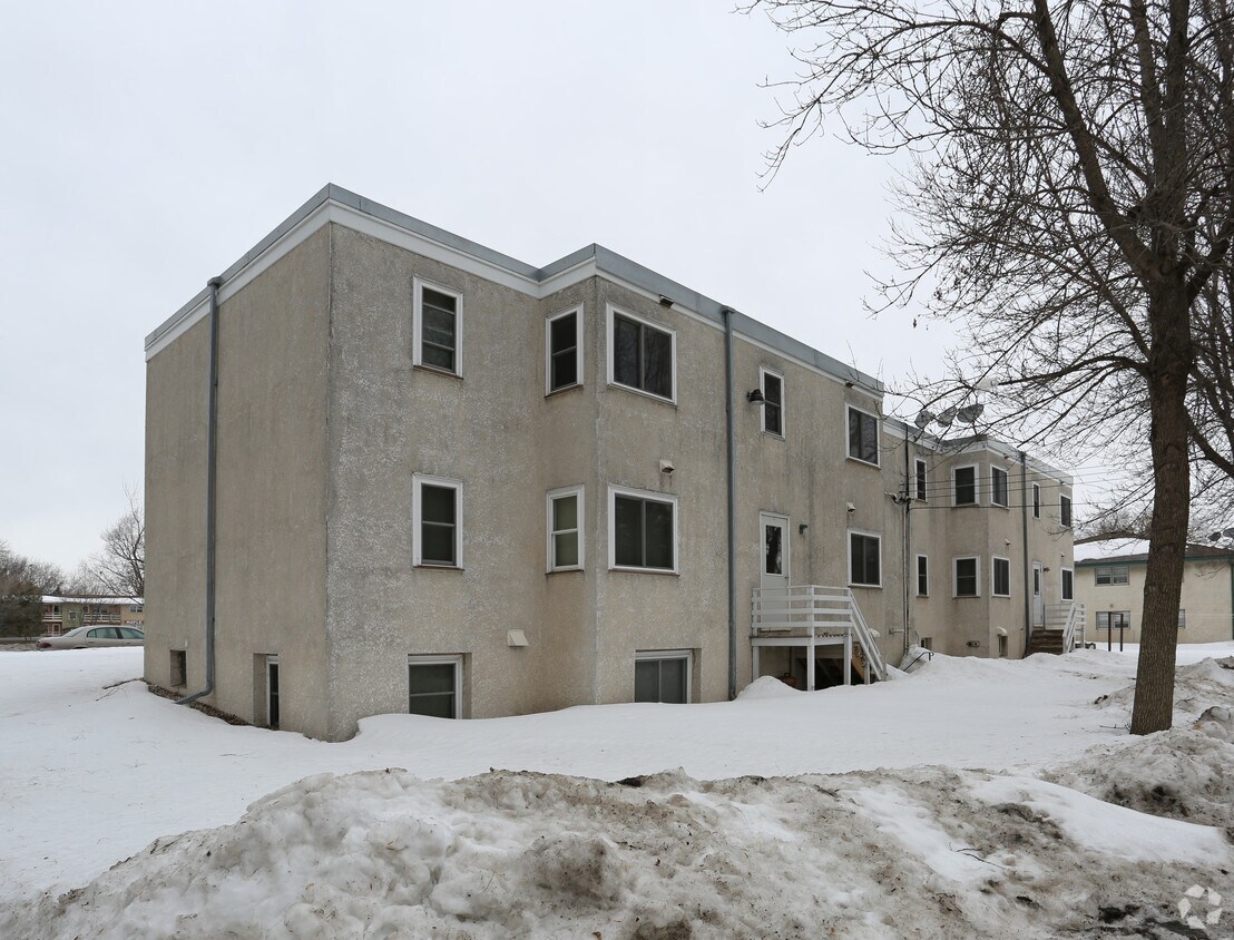 Building Photo - 6341-6343 Highway 65 NE