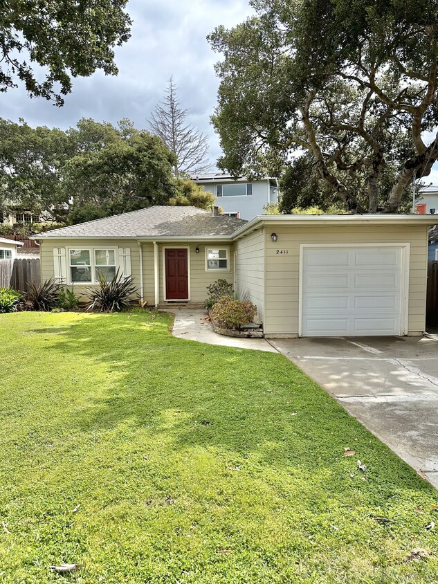 Front Yard - 2411 Casa Bona Ave