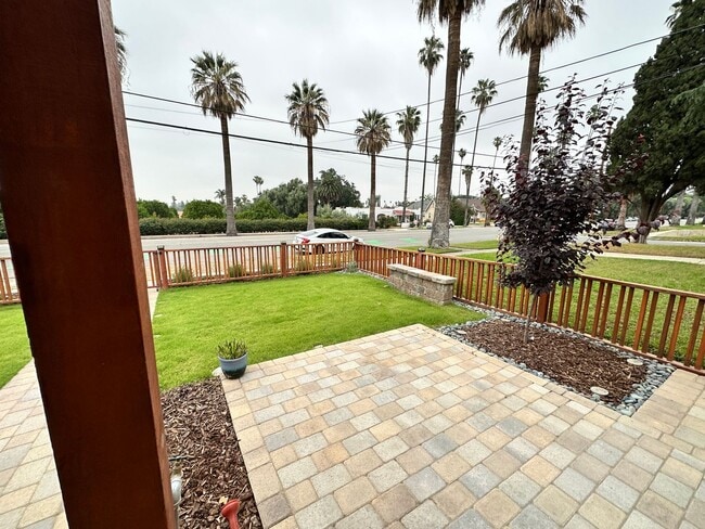 Building Photo - Cute and Cozy Ranch Style Home near the He...