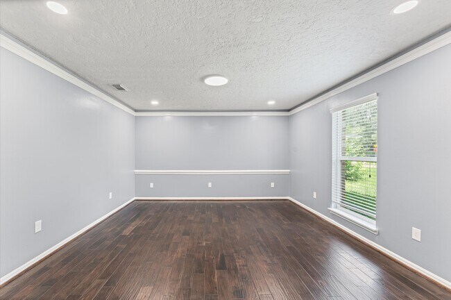 Foto del edificio - 9611 Hearthwood Dr