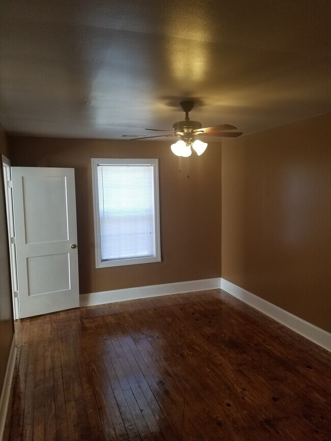 Foto del edificio - 414 E 23rd St