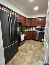 Building Photo - 517 Windsor Dr