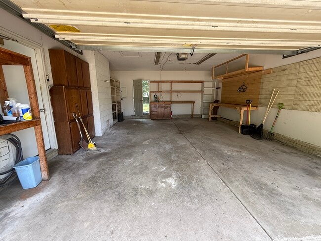 Building Photo - 17073 Drake Rd