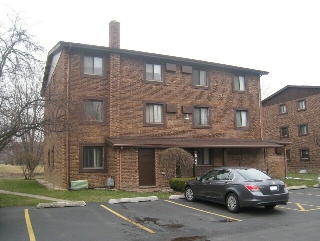 Building Photo - 15122 Quail Hollow Dr