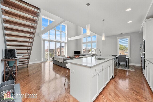 Foto del edificio - 1607 W Irving Park Rd