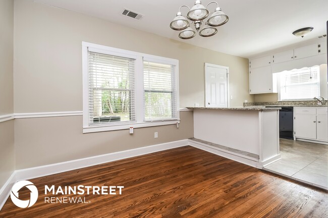 Foto del edificio - 8404 Thomas Ave