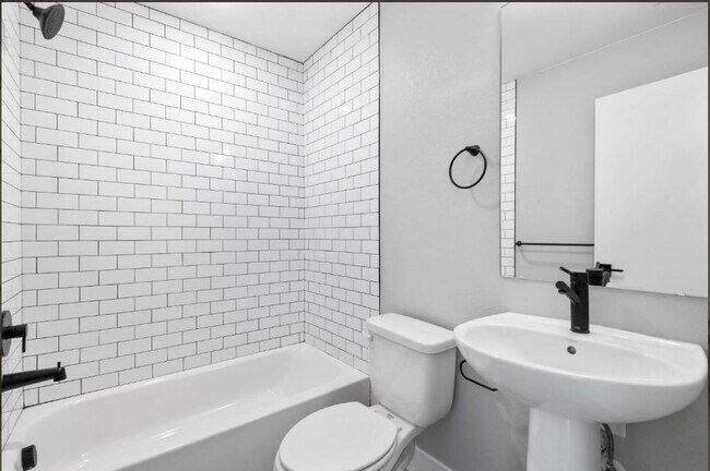 Building Photo - 4925 W 10th Ave