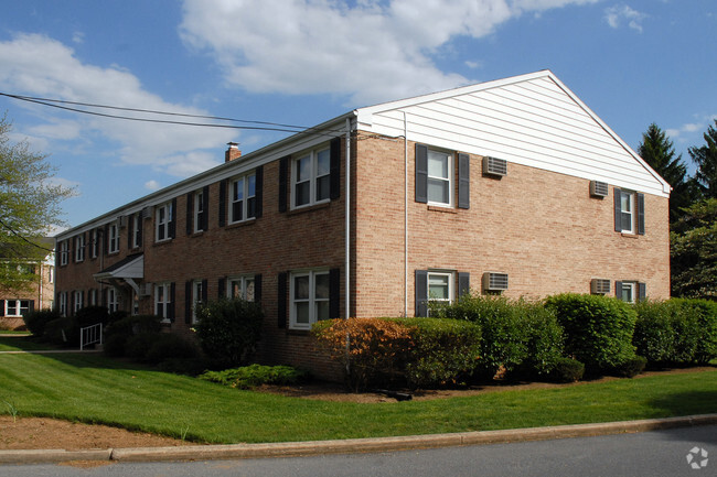 Building Photo - Londonderry Apartments